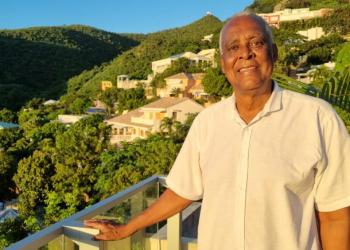 Firma del Libro de Condolencias por el difunto Henri Brookson