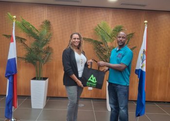 Firma del Libro de Condolencias por el difunto Henri Brookson