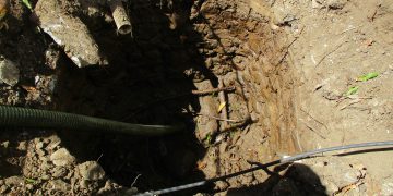 Descubren pozo histórico en la obra de Charles Leopold Bell School