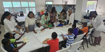 Island Gems dona muebles a No Kidding with Our Kids Foundation
