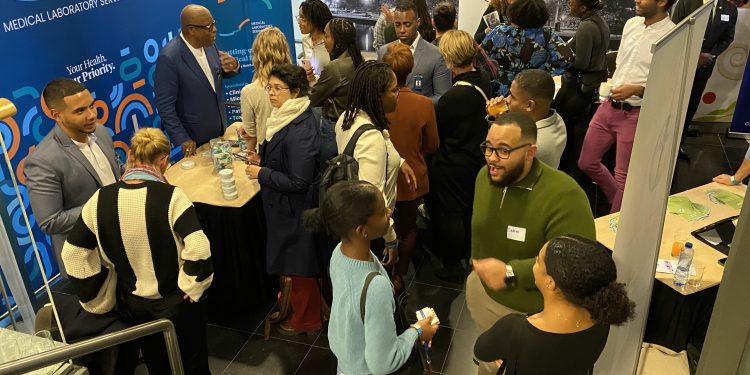 Enfoque en la atención médica durante el evento CARE Caribbean