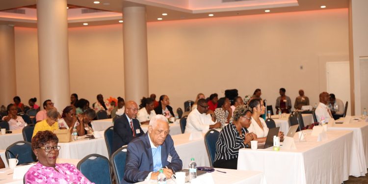 La Conferencia sobre Envejecimiento con Dignidad Refuerza el Compromiso Colectivo para Construir un Futuro Sostenible para las Personas Mayores de Sint Maarten