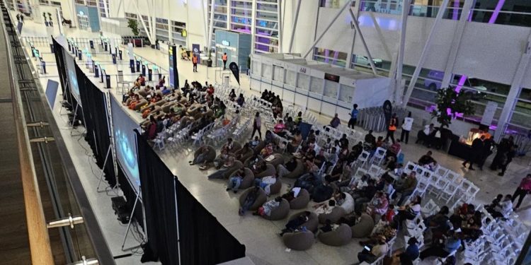 PJIAE celebra su primera noche de cine para 250 niños