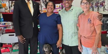 El Ministro Brug y el Parlamentario Lacroes defienden el bienestar animal con el apoyo del gobierno a la iniciativa para animales callejeros