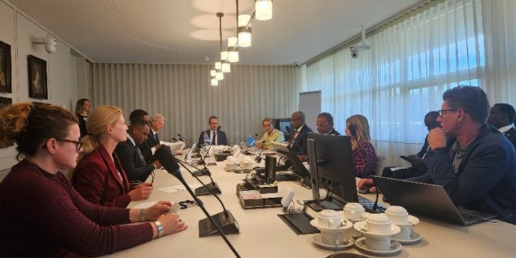 La Ministra Plenipotenciaria Arrindell afirma que la Consulta de IPKO 2025 concluye con compromisos en materia de educación, envejecimiento, geopolítica, leyes consensuadas del Reino y renovación democrática