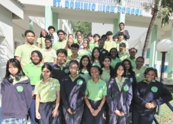 Estudiantes de 5.º curso de St. Dominic High School completan con éxito la Semana de la Observación