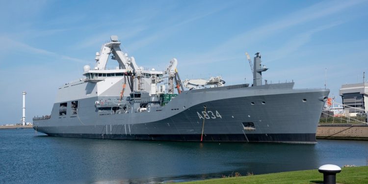 Nuevo buque de guerra visita Curaçao por primera vez