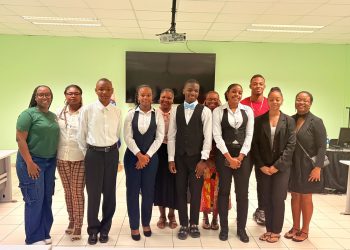 Continúa el Concurso Anual Interescolar de Debate del Parlamento Juvenil de Sint Maarten