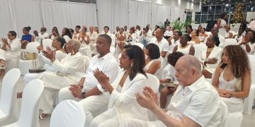 La Presentación Ejecutiva “Sueña en Grande, Brilla con Fuerza” rinde homenaje a las Estrellas Emergentes de Sint Maarten e impulsa las iniciativas de becas para jóvenes