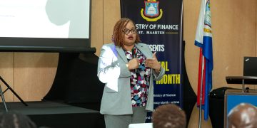 Alta asistencia a las sesiones del Mes de la Alfabetización Financiera