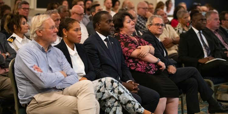 DCNA y CARMABI reúnen a expertos regionales para mejorar la calidad del agua en el Caribe