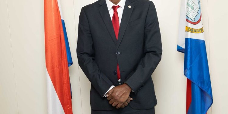 Día de St. Maarten 2025: Honrando 66 años de fortaleza, servicio y solidaridad