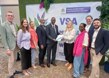 El Ministerio de VSA recibe la versión final de la visión y el plan estratégico decenal de salud mental de Sint Maarten