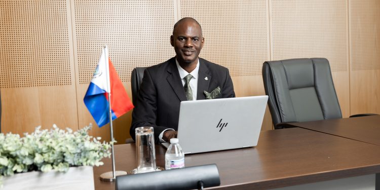 El Ministro Brug reflexiona sobre los hitos del sector salud en su primer año de mandato