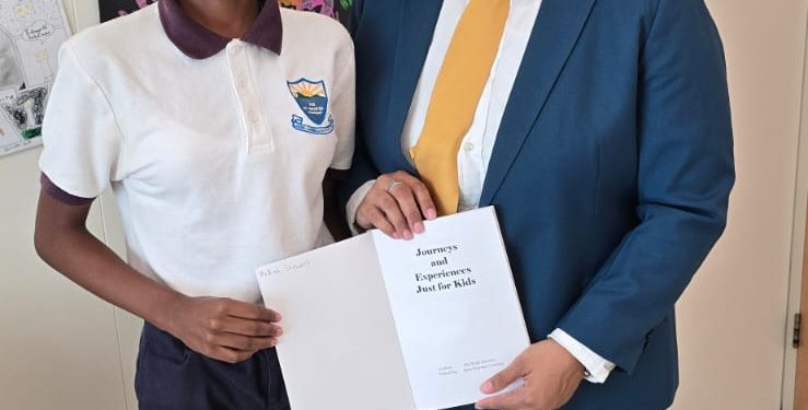 La Ministra Gumbs recibe a la joven autora Mo’Riah Stewart para un inspirador debate sobre alfabetización y creatividad juvenil