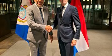 El PM Mercelina se reúne con el PM Schoof para abordar el aumento de la delincuencia en Sint Maarten y los avances en materia de seguridad regional