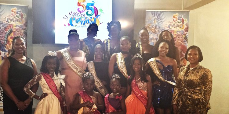 SCDF lanza la temporada de desfiles del Carnaval 55 con una ceremonia de entrega de bandas en el Mona Lyssa Lounge