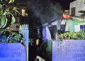 Controlan incendio en una casa en Ebenezer; un residente recibió atención médica por inhalación de humo