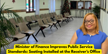 La Ministra de Finanzas mejora los estándares de servicio público: Instalación de asientos en la Oficina del Receptor