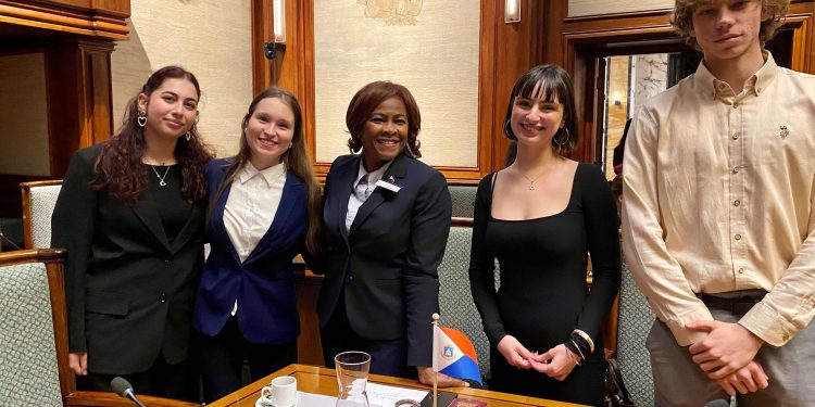 La Ministra Plenipotenciaria asiste al evento “Mesas Japonesas” en Leiden