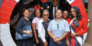 La Ministra Gumbs visita Learning Unlimited para revisar el programa de lectura y las iniciativas de alfabetización de la escuela