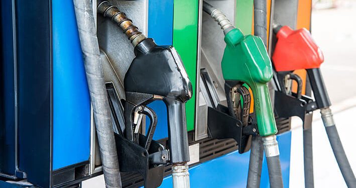 Controladores Económicos Realizan Calibración de Surtidores de Combustible para Garantizar la Protección del Consumidor y un Comercio Justo