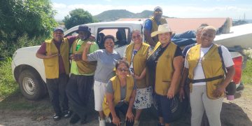 Voluntarios de Tzu Chi limpian y transforman el hogar de una anciana de 71 años que vive sola