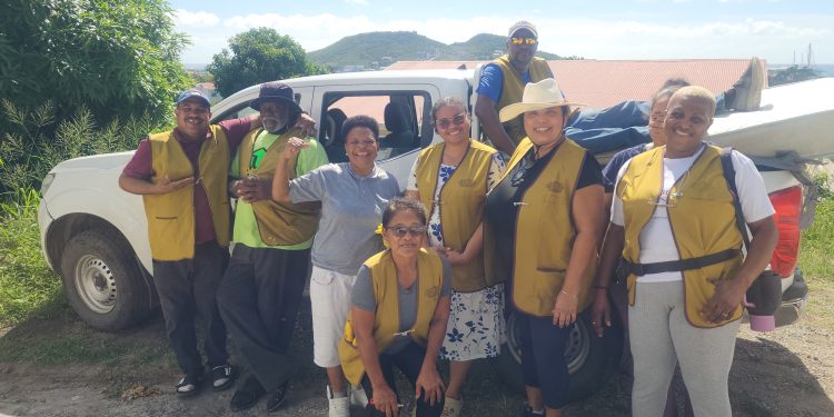Voluntarios de Tzu Chi limpian y transforman el hogar de una anciana de 71 años que vive sola