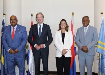 La Ministra Tackling Organiza la Consulta Judicial Cuatripartita (JVO) en Sint Maarten con un Formato Renovado