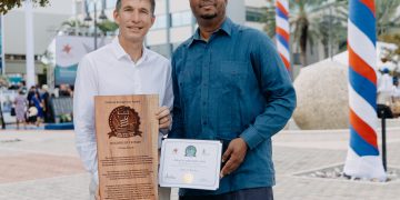 Flow, reconocido como “Constructor de Caimán”