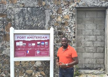 El Parlamentario Lewis pide la restauración y preservación del Fort Amsterdam