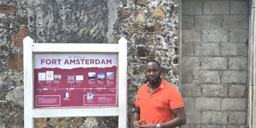 El Parlamentario Lewis pide la restauración y preservación del Fort Amsterdam