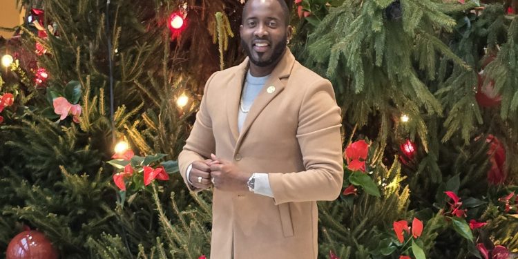 El MP Lewis da la bienvenida al Año Nuevo y extiende sus más cálidos saludos y mejores deseos al pueblo Sint Maarten.