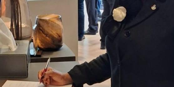 La Ministra Plenipotenciaria Arrindell despide a Hamilton “Hammy” L. Richardson, figura emblemática del béisbol holandés