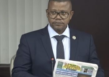 El Parlamento de Sint Maarten presenta una moción que critica la gestión del PM en asuntos relacionados con el Departamento de Bomberos y los Servicios de Emergencia