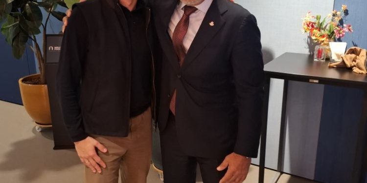 El Primer Ministro Dr. Luc Mercelina felicita al Primer Ministro Rob Jetten por la formación del nuevo Gobierno neerlandés