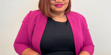 Honorable Ministra de Finanzas, Sra. Marinka Gumbs, impulsa la abolición de los impuestos sobre sucesiones y tierras