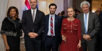 La Ministra Plenipotenciaria Arrindell asiste a las celebraciones de la independencia de Kosovo