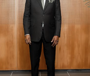 El Ministro Brug solicita asesoramiento al Consejo Económico Social sobre la introducción de un sistema de pensiones complementario