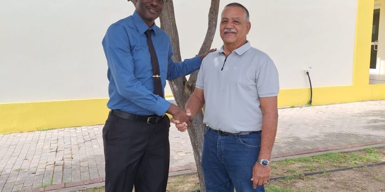 El Ministro Brug se reúne con el Sr. Erno Labega, recién nombrado Presidente del Consejo de Administración del SZV