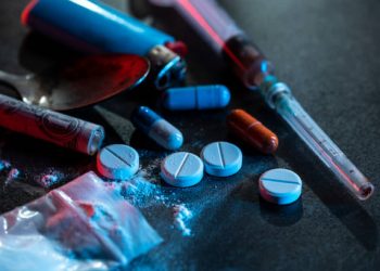 Presuntos narcóticos hallados durante un allanamiento en EUX