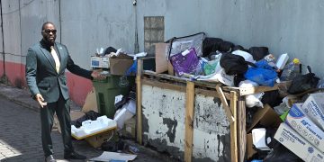 El MP Lewis expresa su profunda preocupación por la gestión de los contratos de limpieza de distritos por parte de VROMI