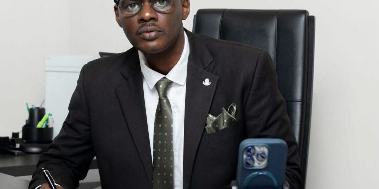 El Ministro Brug Responde a la Investigación del Defensor del Pueblo sobre las Prácticas Administrativas del Seguro Social y de Salud (SZV)