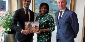 La Ministra Arrindell asiste a la Primera Reunión del Consejo de Ministros del Reino bajo la presidencia del Primer Ministro Jetten