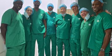 El Ministro Brug informa sobre la misión de salud a Colombia