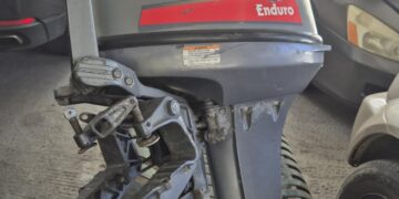 El KPSM busca al propietario del motor fuera de borda confiscado