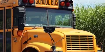 El Departamento de Transporte Escolar recuerda a conductores, padres y estudiantes la importancia de priorizar la seguridad para el año escolar 2026-2027