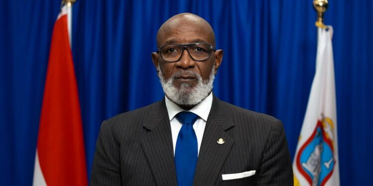El Ministro de VSA informa sobre los pacientes de Sint Maarten que reciben atención médica en Colombia