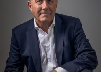 Jan Helmond renuncia como Representante Interino del Reino