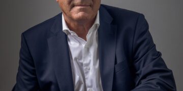 Jan Helmond renuncia como Representante Interino del Reino